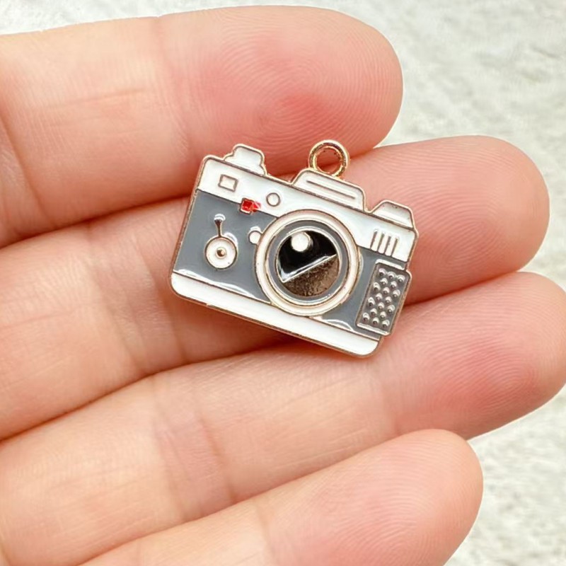 10 pièces de breloques en émai - Jewelry Making Videos avis et prix