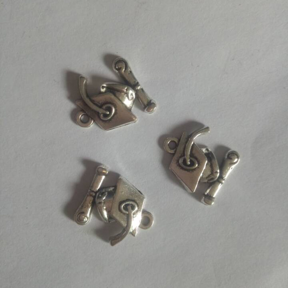 40 pendentifs chapeau de diplô - Jewelry Making Diploma avis et prix